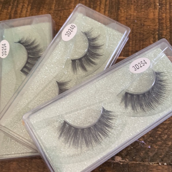 3D Mink Lashes 3 x 21 - Picture 2 of 3